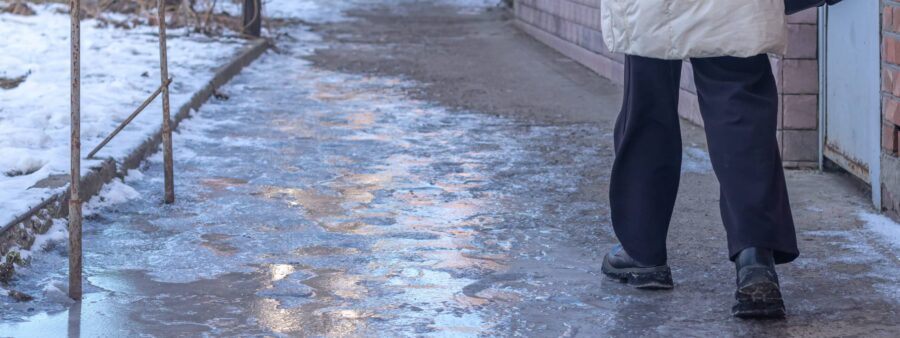 woman at risk of a Lafayette slip and fall on ice in Lafayette, Indiana